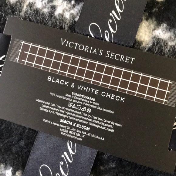 Victoria secret black and white check scarf - Picture 3 of 3